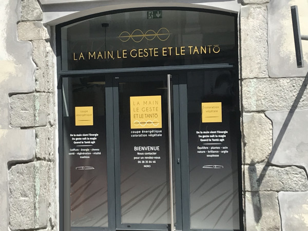 LA MAIN LE GESTE ET LE TANTO